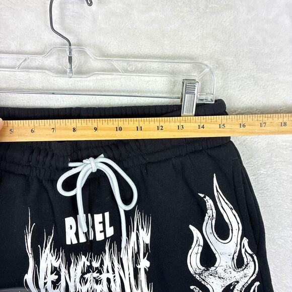 Rebel Vengeance Sweat Shorts Men M Black Skull MMA Jiu-Jitsu Distressed Metal - Picture 7 of 7